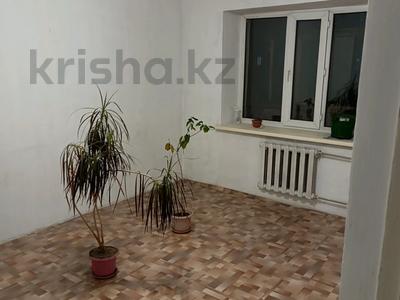 2-комнатная квартира · 42 м² · 4/5 этаж, 4мкр 63 за 14 млн 〒 в Талдыкоргане, мкр Жастар