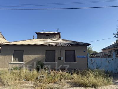 Отдельный дом · 5 комнат · 250 м² · 10 сот., Жангелдин 154 — Хбз районы за 8 млн ₸ в Туркестане
