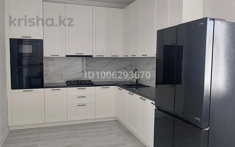 Отдельный дом · 3 комнаты · 120 м² · 9 сот., мкр Самал, Мусарали Бердиулы 20 — 8-я улица за 41 млн 〒 в Атырау — фото 2