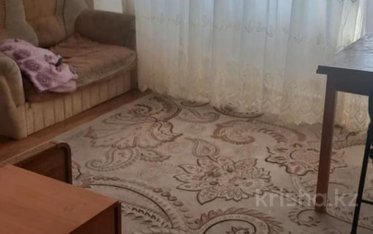 3-комнатная квартира · 70 м² · 9/9 этаж, мкр Аксай-3Б 32 за 200 000 ₸ в Алматы, Ауэзовский р-н — фото 2