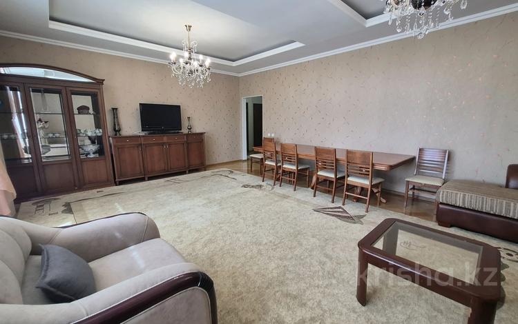 2-комнатная квартира · 100 м² · 3/9 этаж, Динмухаммед Кунаев 12 за 450 000 ₸ в Астане, Есильский р-н — фото 2