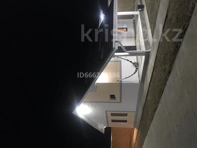 Отдельный дом · 2 комнаты · 70 м², ул. Айтекеби 169 — ул. Сыпыра жырау за 300 000 〒 в Туркестане