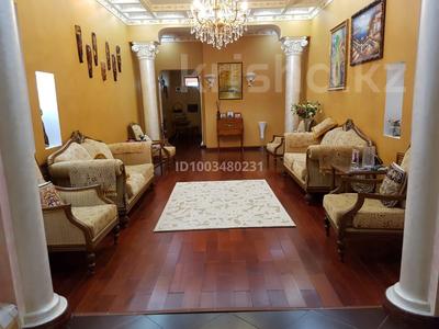 Отдельный дом · 10 комнат · 485 м² · 30 сот., мкр Геолог, Джамбула 3 за 130 млн 〒 в Атырау