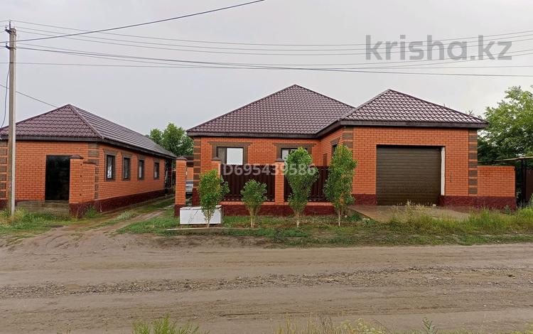 Отдельный дом · 5 комнат · 184 м² · 10 сот., Роза Жаманова 31 за 50 млн 〒 в Актобе, жилой массив Акжар-2 — фото 11