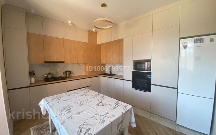 3-комнатная квартира · 103 м² · 7/7 этаж, 17-й мкр 110 за 36 млн ₸ в Актау — фото 2