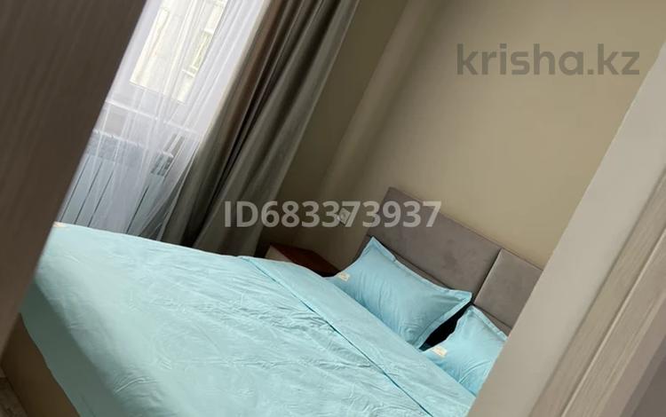 1-комнатная квартира, 50 м², 2/2 этаж по часам, Балпык би 157 за 2 000 〒 в Талдыкоргане, Каратал — фото 2
