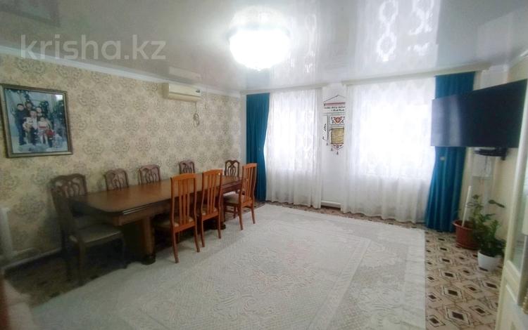 Отдельный дом • 3 комнаты • 160 м² • 10 сот., Джамбульская 157 за 23 млн 〒 в Аксае — фото 2