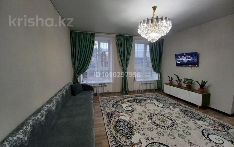 3-комнатная квартира · 90 м² · 2/9 этаж, Шамши Калдаяков 58, 58/1, 58/2 за 370 000 ₸ в Астане, Сарайшык р-н — фото 2
