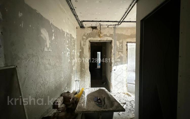 3-бөлмелі пәтер · 65 м² · 1/10 қабат, мкр Юго-Восток, мкр Степной 4 11, бағасы: 20.3 млн ₸ в Караганде, Казыбек би р-н — фото 2
