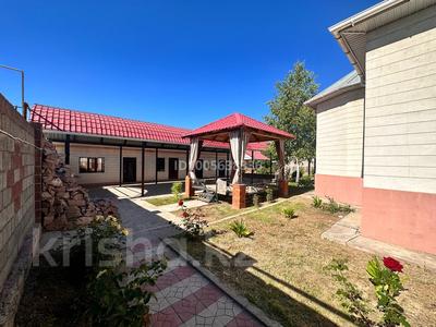 Жеке үй · 6 бөлме · 200 м², мкр Тассай, Жібек жолы, Аксумбе — Спортивный комплекс БИИК и университет Шымкент, бағасы: 45 000 〒 в Каратауский р-н