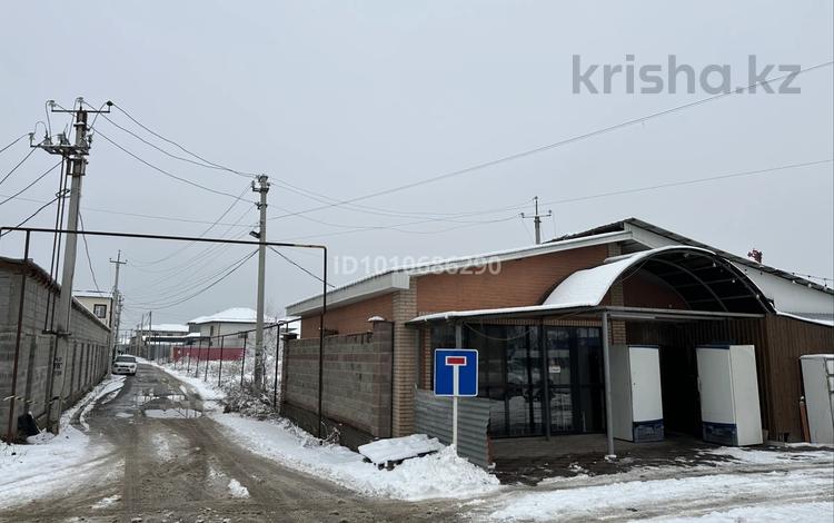 Жер телімі · 7.5 сотық, ул. Рахым Дюсебаева — Продается участок в 20-30 метрах отАлатуской трассы на против Wabco по зади лагман ханы Керемет участок ровный газ, вода, свет, канализация, рядом школа в 5 минутах остановка в 100 метрах рядом Magnum, ТРЦ Aport отличное расположение 7,5 соток, бағасы: ~ 42 млн ₸ в Туздыбастау (Калинино) — фото 2