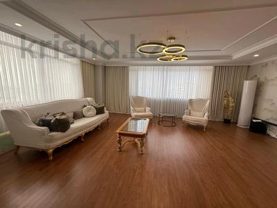 5-комнатная квартира · 275 м² · 20 этаж, Кошкарбаева 8 — Вид на Пирамиду за 250 млн 〒 в Астане, Сарайшык р-н