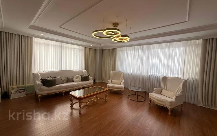 5-бөлмелі пәтер · 275 м² · 20/26 қабат, Кошкарбаева 8 — Вид на Пирамиду, бағасы: 200 млн ₸ в Астане, Сарайшык р-н — фото 30