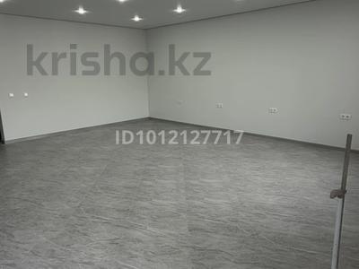 Свободное назначение, магазины и бутики, общепит, салоны красоты, медцентры и аптеки, образование, кабинеты и рабочие места, студии · 56 м² за 300 000 ₸ в Алматы, Наурызбайский р-н