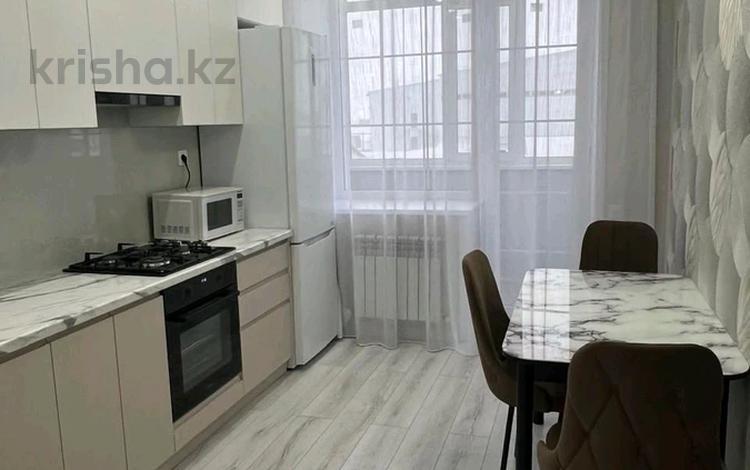 1-бөлмелі пәтер · 47 м² · 3/9 қабат, Молдагулова — Исаева, бағасы: 230 000 ₸ в Уральске, мкр Школьник — фото 2