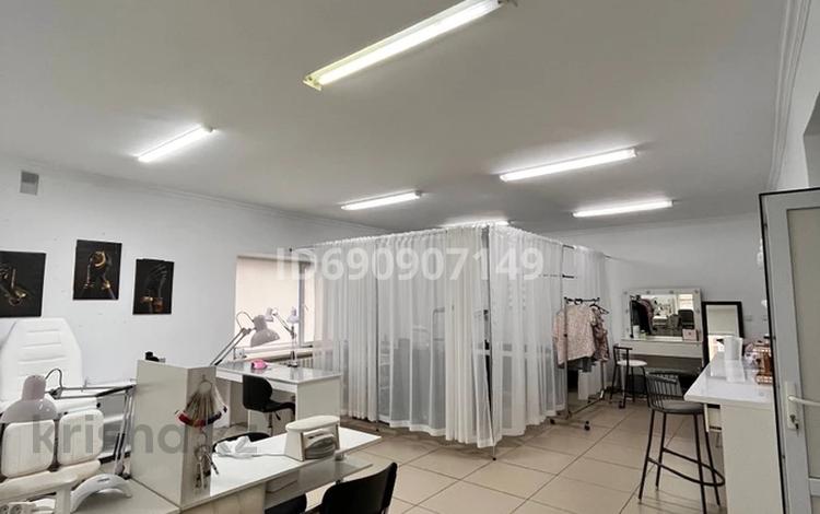 Еркін, кеңселер, дүкендер мен бутиктер, сұлулық салондары · 55 м², бағасы: 235 000 ₸ в Павлодаре — фото 15