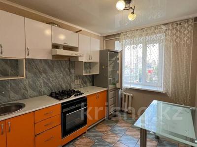 3-комнатная квартира, 60 м², 5/5 этаж, Таха Хусейна 3 за 18 млн 〒 в Астане, р-н Байконур