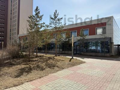 5-комнатная квартира · 270 м² · 1/2 этаж, Кабанбай батыра 43В за 280 млн ₸ в Астане, Есильский р-н