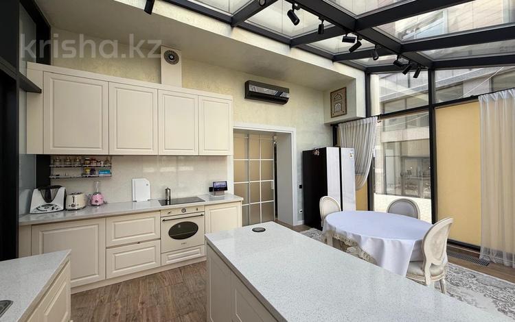 5-комнатная квартира · 270 м² · 1/2 этаж, Кабанбай батыра 43В за 280 млн ₸ в Астане, Есильский р-н — фото 16