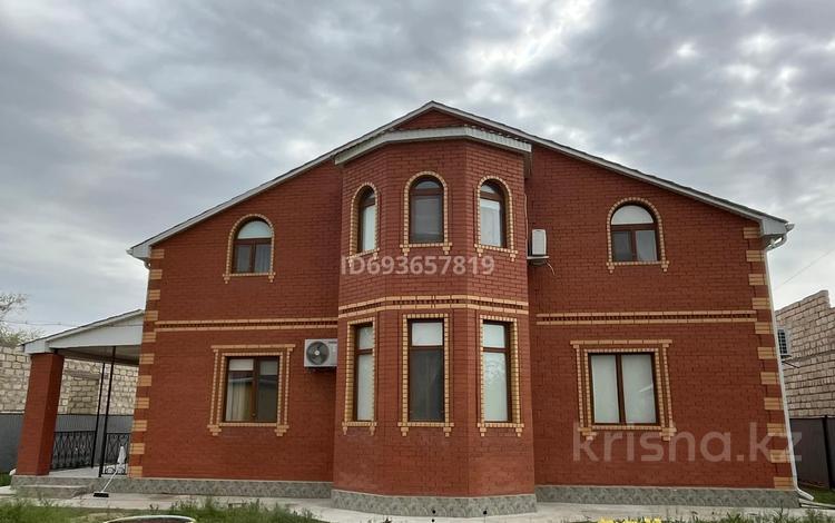 Отдельный дом • 5 комнат • 260 м² • 10 сот., Мукан Толебаева 14 за 50 млн 〒 в  — фото 2