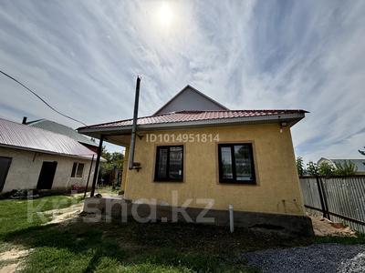 Отдельный дом · 4 комнаты · 95 м² · 6.3 сот., Жанибек хана 111А за 28 млн ₸ в Актобе, мкр. Курмыш