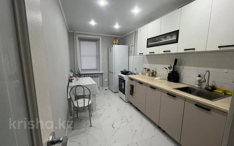 3-бөлмелі пәтер · 63 м² · 8/9 қабат, Абая 55, бағасы: 18.5 млн ₸ в Уральске — фото 2