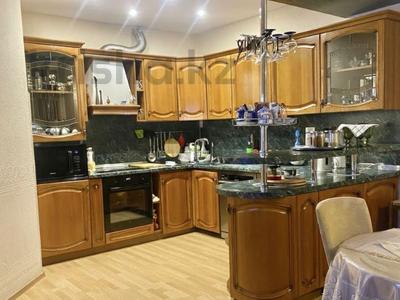 Жеке үй · 4 бөлме · 382.6 м² · 23 жүзд., Азата 56 — РСУ, бағасы: 180 млн ₸ в Семее