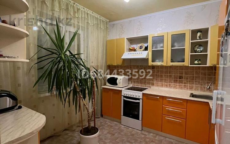 4-комнатная квартира · 80 м² · 7/10 этаж, мкр Юго-Восток, Мкр Гульдер 2 — 3 поликлиника за 36 млн 〒 в Караганде, Казыбек би р-н — фото 2