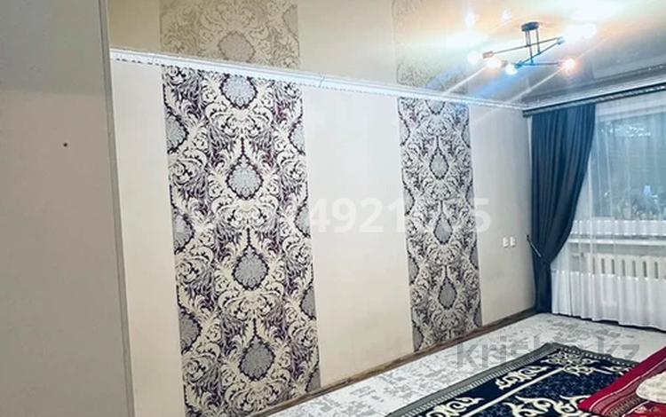 2-комнатная квартира · 43.7 м² · 3/5 этаж, 6 микрорайон 5 — по проспекту металлургов за 10 млн ₸ в Темиртау — фото 2