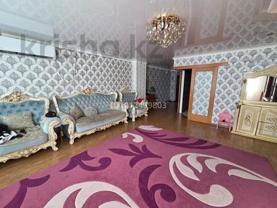 3-комнатная квартира · 110 м² · 8/9 этаж, мкр 12 49 — Альфараби за 190 000 ₸ в Актобе