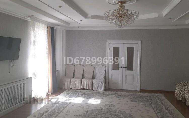 Отдельный дом • 6 комнат • 250 м² • , Казанбаева 31 за 90 млн 〒 в Жезказгане — фото 5