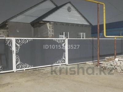 Жеке үй · 2 бөлме · 140 м² · 5 жүзд., Кабиболла есполова 22 — Школы, бағасы: 15 млн ₸ в Атырау, мкр Химпоселок