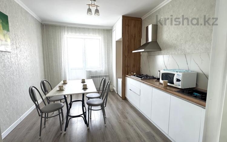 2-комнатная квартира · 75 м² · 3 этаж, мкр. Алтын орда, Мангилик ел 18 за 230 000 ₸ в Актобе — фото 2