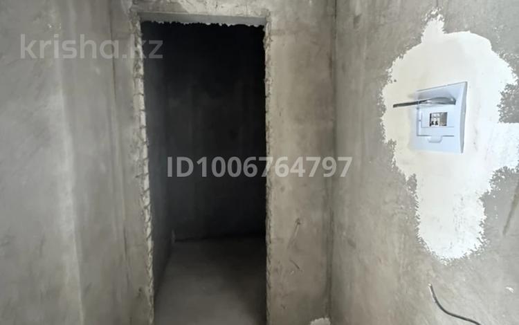 1-бөлмелі пәтер · 50 м² · 1/9 қабат, мкр. Алтын орда, Алия Молдагулова 66Б, бағасы: 20 млн ₸ в Актобе — фото 2