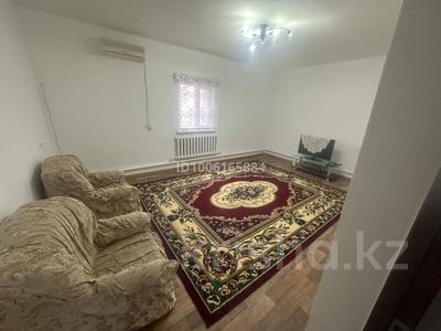 Отдельный дом · 2 комнаты · 72 м², мкр Оркен, Байдуллина А 2 а — Акын Сара за 150 000 〒 в Атырау