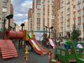 3-бөлмелі пәтер · 95 м² · 8/10 қабат, Юго-Восток ш/а., Микрорайон Байкена Ашимова 21а, бағасы: 56.5 млн ₸ в Караганде, Казыбек би р-н — фото 2