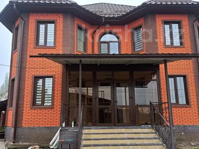 Отдельный дом · 8 комнат · 260 м² · 9 сот., Абылай Хана за 90 млн 〒 в Талгаре