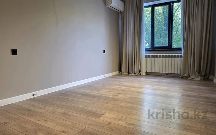 1-бөлмелі пәтер · 35 м² · 3/5 қабат, ИЛЬЯЕВА 65 — ДУЛАТИ « КЕН БАБА» / ОРГАНИЗАЦИЯ КНБ, бағасы: 20 млн ₸ в Шымкенте, Аль-Фарабийский р-н — фото 2
