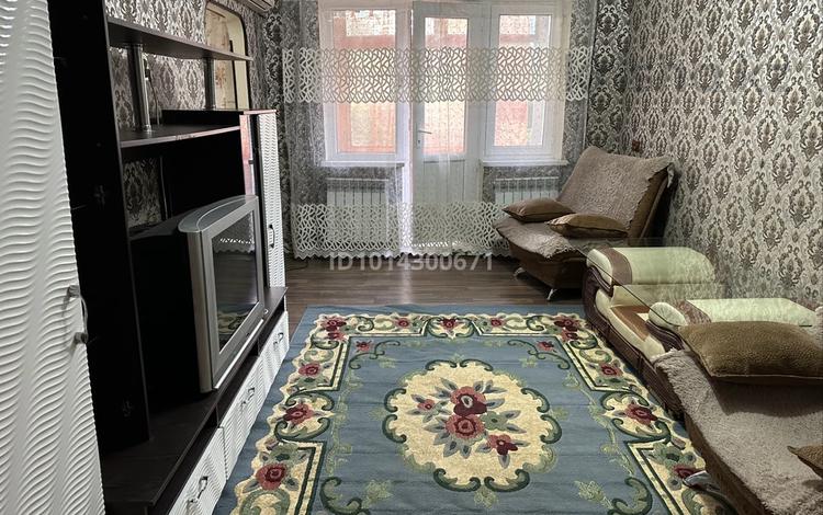 3-комнатная квартира · 64 м² · 3/4 этаж, Пр Республики 29 за 180 000 ₸ в Шымкенте, Аль-Фарабийский р-н — фото 2