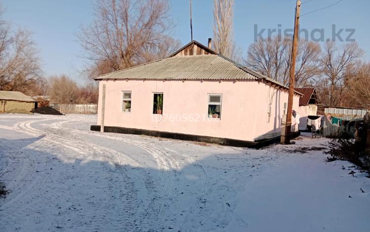 Отдельный дом · 3 комнаты · 100 м² · 30 сот., Шайзада Абылкасымулы 40 — Дом в центре 5-10 мин до озеро за 25 млн 〒 в Кабанбай — фото 2