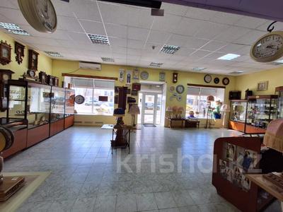 Свободное назначение, офисы, магазины и бутики, общепит, салоны красоты, медцентры и аптеки, образование, развлечения · 302.6 м² за 300 млн 〒 в Уральске