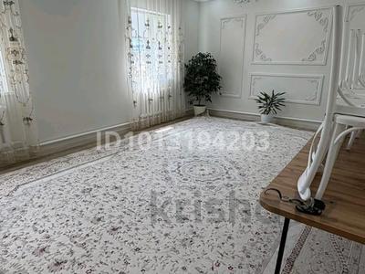 Жеке үй · 5 бөлме · 180 м² · 8 жүзд., мкр Аксай-2, 20 49 — 3 көшенің қиылысы, бағасы: 30 млн ₸ в Атырау