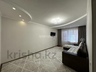 3-комнатная квартира, 60 м², 2/5 этаж, мкр Аксай-2 49 за 40 млн 〒 в Алматы, Ауэзовский р-н