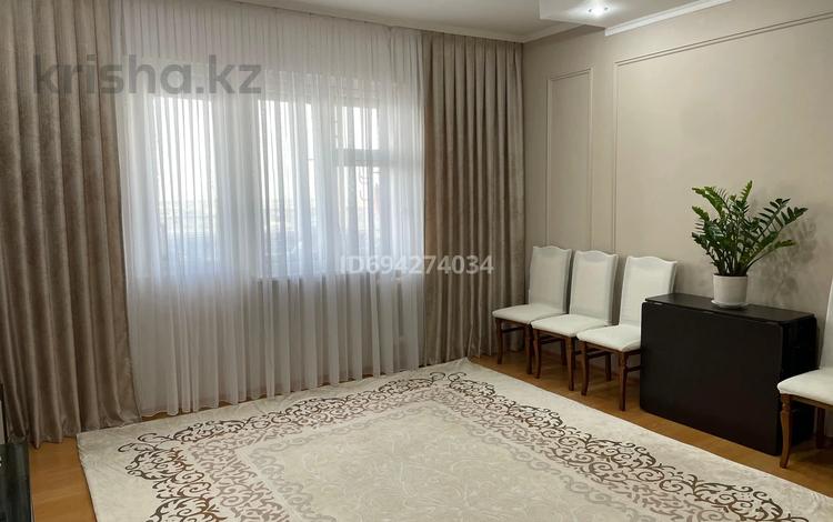 4-бөлмелі пәтер · 85 м² · 7/9 қабат, Алашахана 32 — Магазин Астана, бағасы: 30 млн ₸ в Жезказгане — фото 2