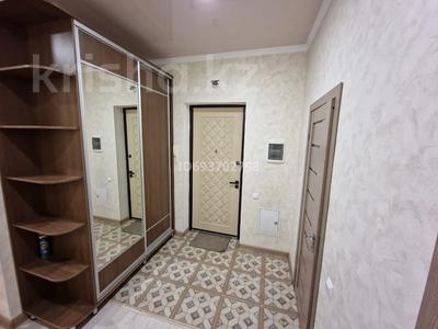 3-комнатная квартира, 84 м², 4/8 этаж помесячно, Кабанбай батыра 58б за 300 000 〒 в Астане, Есильский р-н