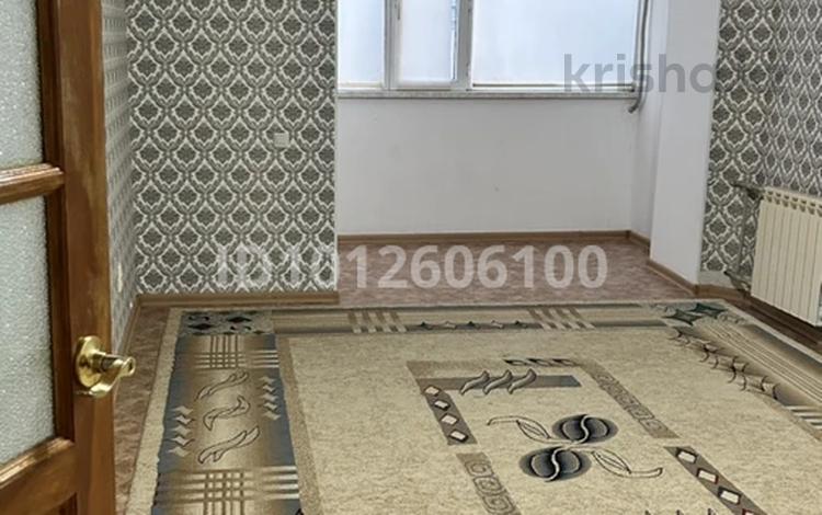 2-бөлмелі пәтер · 60 м² · 4/10 қабат, 12 ш/а. — Возле супермаркета Дина, бағасы: 140 000 ₸ в Актобе, мкр 12 — фото 2