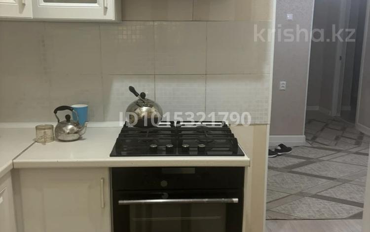 3-бөлмелі пәтер · 70 м² · 3/4 қабат, Коктем 13 — 4 микройон 13 дом, бағасы: 25 млн ₸ в Жанаозен — фото 2