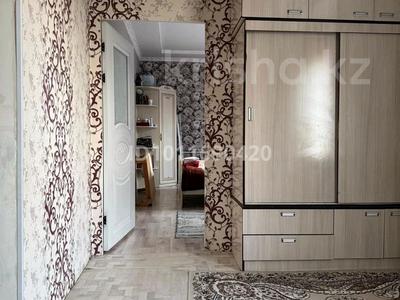 3-бөлмелі пәтер · 52 м² · 2/2 қабат, Толе би 340 — Школа Дарын, Камал магазин, бағасы: 15 млн ₸ в Ленгере