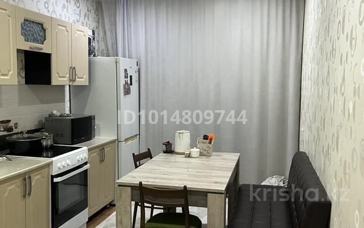 3-комнатная квартира · 80 м² · 1/5 этаж, Молдагуловой 17/6 — Молдагуловой, Момышулы за 35 млн ₸ в Усть-Каменогорске — фото 2