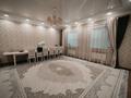 Дом · 5 комнат · 300 м², мкр Оркен, 26 ул 11 за 50 000 ₸ в Атырау